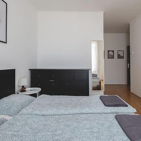 Apartament Bright Downtown Balcony Retreat Budapeszt Zewnętrze zdjęcie