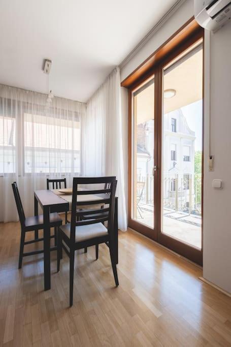 Apartament Bright Downtown Balcony Retreat Budapeszt Zewnętrze zdjęcie