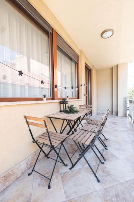 Apartament Bright Downtown Balcony Retreat Budapeszt Zewnętrze zdjęcie