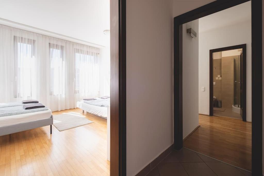 Apartament Bright Downtown Balcony Retreat Budapeszt Zewnętrze zdjęcie