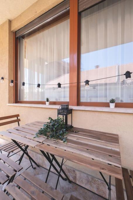 Apartament Bright Downtown Balcony Retreat Budapeszt Zewnętrze zdjęcie