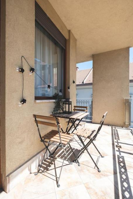 Apartament Bright Downtown Balcony Retreat Budapeszt Zewnętrze zdjęcie