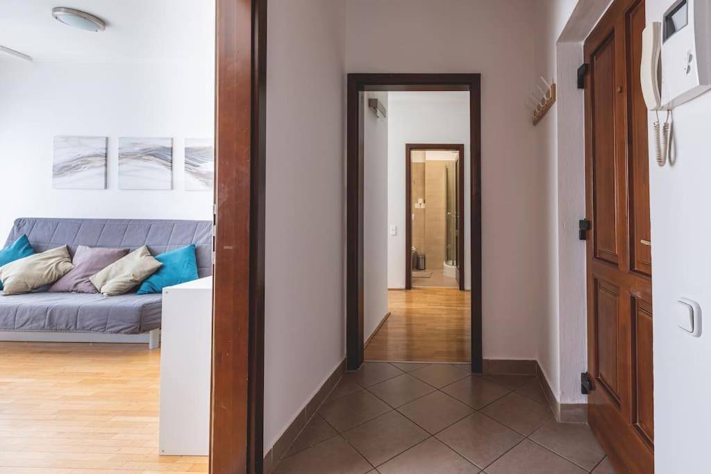 Apartament Bright Downtown Balcony Retreat Budapeszt Zewnętrze zdjęcie